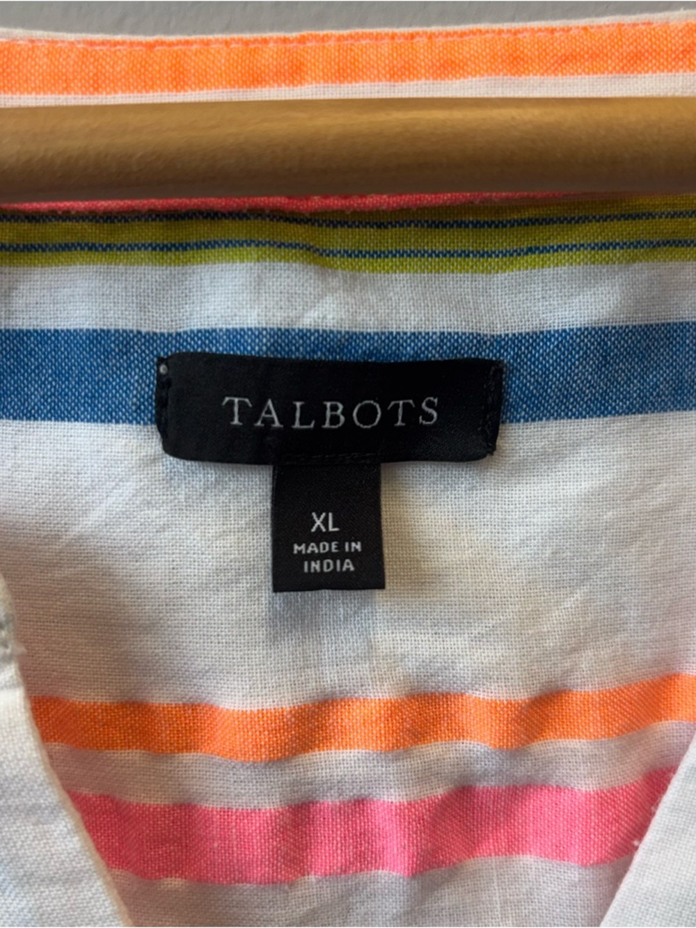 Talbots XL Top lightweight popover v-neck 3/4 sleeves - Picture 5 of 13
